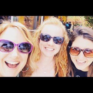 Meet your Posher, April